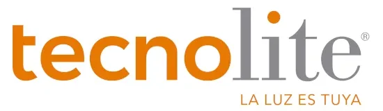 Fondo blanco con la palabra Tecnolite en color gris y naranja que es parte de las marcas que usan la iluminación comercial.
